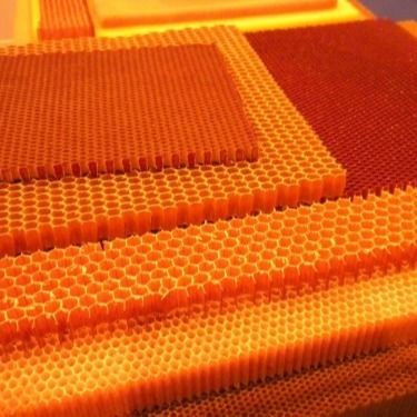สามารถปรับปรุงได้ 4.8 ความหนาแน่นเกรดการบิน Aramid Honeycomb Core With Chemical Resistance