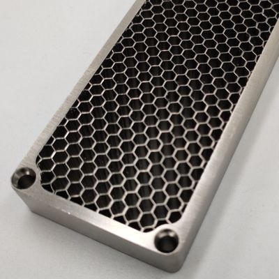 1mx1m อุปกรณ์ระบายอากาศสแตนเลส honeycomb สําหรับแพลตฟอร์มไฟฟ้า