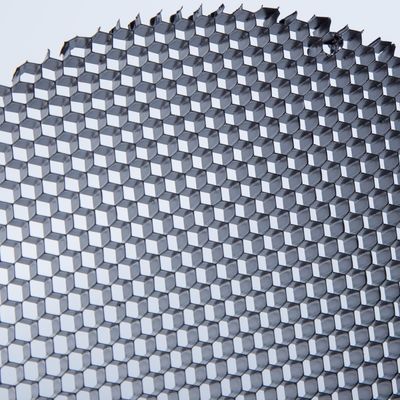 ขนาดเซลล์ปกติ 3.20 มิลลิเมตร อลูมิเนียม Honeycomb Grid ใช้สําหรับ LED Anti Glare