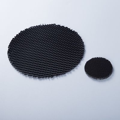 กว้าง 50 มิลลิเมตร สีดํา อลูมิเนียม Honeycomb Louver สําหรับ LED Anti Glare
