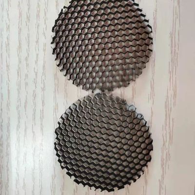 กลม 3 มิลลิเมตร ความหนา อลูมิเนียม Honeycomb Grid Core ใช้สําหรับไฟจราจรต่าง ๆ