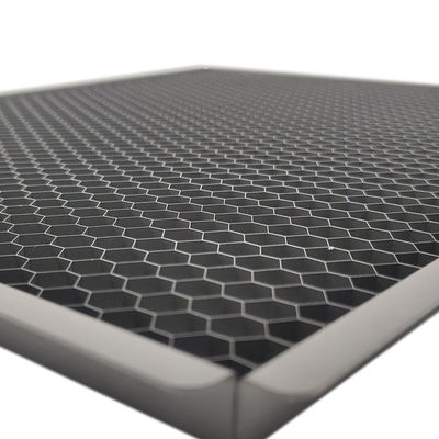ความหนา 12 มม อลูมิเนียม Honeycomb Grid Core สีดํา ด้วยกรอบที่ใช้สําหรับหลากหลาย LED เติมแสง