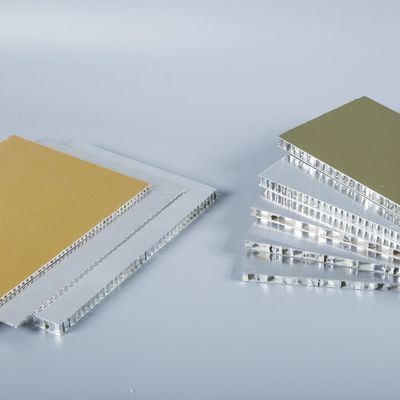 สร้าง PE และ PVDF Coating 1 2 แผ่นผงผึ้งอัลลูมิเนียม