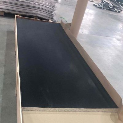 ขนาดใหญ่ 2500mm ความยาวอะลูมิเนียม Honeycomb Core สําหรับเครื่องจักรเคมีไฟเบอร์ปานีล rectifier