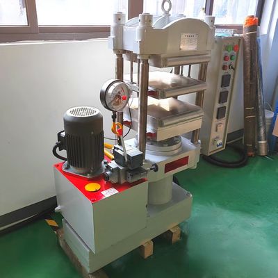 25T ความแม่นยําการควบคุมสูง เครื่องพิมพ์แผ่น vulcanizing