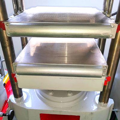 25T ความแม่นยําการควบคุมสูง เครื่องพิมพ์แผ่น vulcanizing
