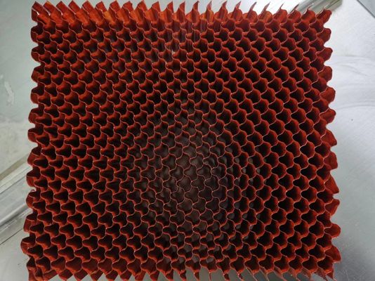 ความหนาแน่น 56 เนื้อผึ้ง Nomex แบบยืดหยุ่น ด้วยขนาดเซลล์ Plum Blossom สําหรับการบิน