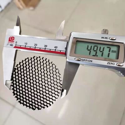 3ขนาดเซลล์.2 มิลลิเมตร Honeycomb Grid Honeycomb Louver สําหรับแสง LED Anti Glare