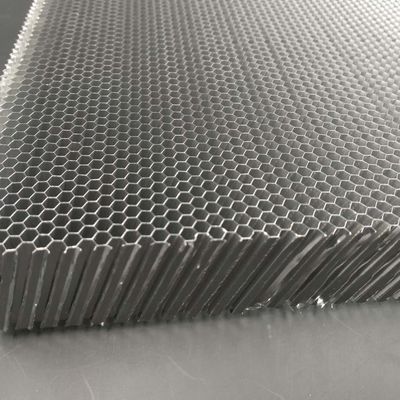 มุมชัน 20 องศา Al3003 อลูมิเนียม Honeycomb Core Slant Porous สําหรับวัสดุ EMI
