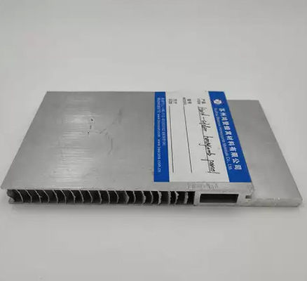 ขนาด 1000 * 2000 มิลลิเมตร แผ่นผงผึ้งอลูมิเนียมที่เชื่อม ใช้ในหลังคาลอยภายใน
