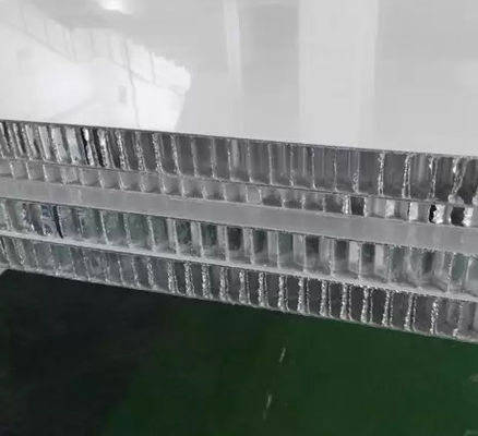 1000x2000mm FRP แผ่นผงผึ้งสําหรับร่างรถบรรทุกพลังงานใหม่