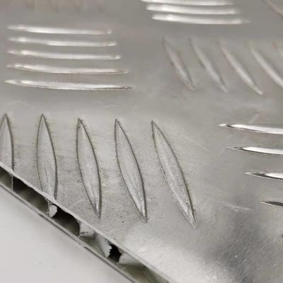 แผ่นพื้นอัลลูมิเนียม anti-skid honeycomb 1300x2000mm