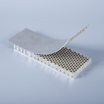 1250x2500mm แผ่นผึ้งอัลลูมิเนียมสําหรับระบบการใช้พลังงานแสงอาทิตย์