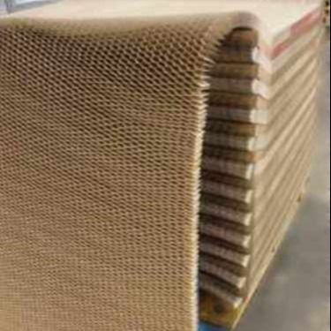สายพับกระดาษ Kraft ต่อเนื่องผึ้งผึ้ง 600x2000mm 25mm Cell Szie